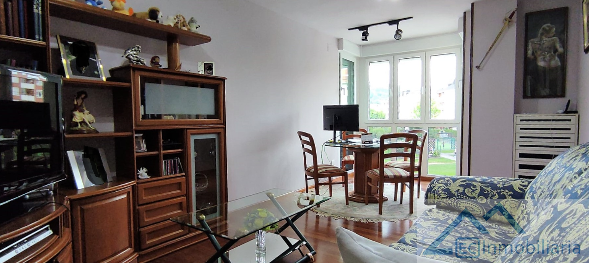 For sale of flat in Piélagos