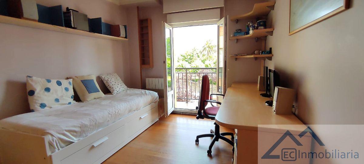 For rent of flat in Santander