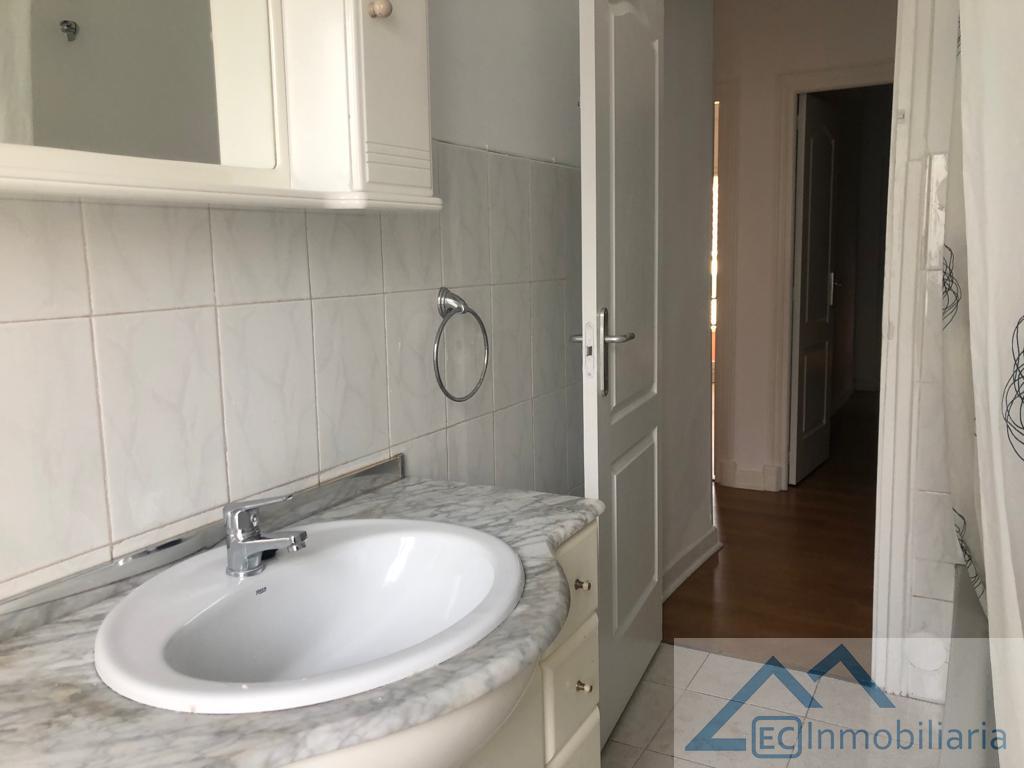 For rent of flat in Santander