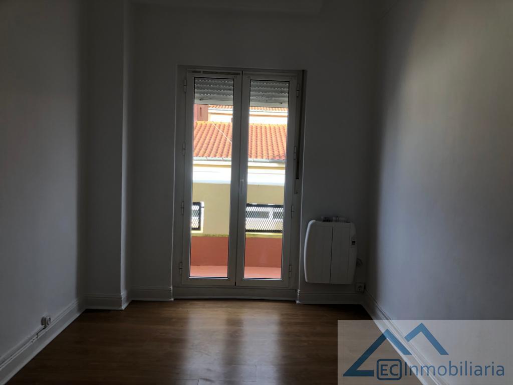 For rent of flat in Santander