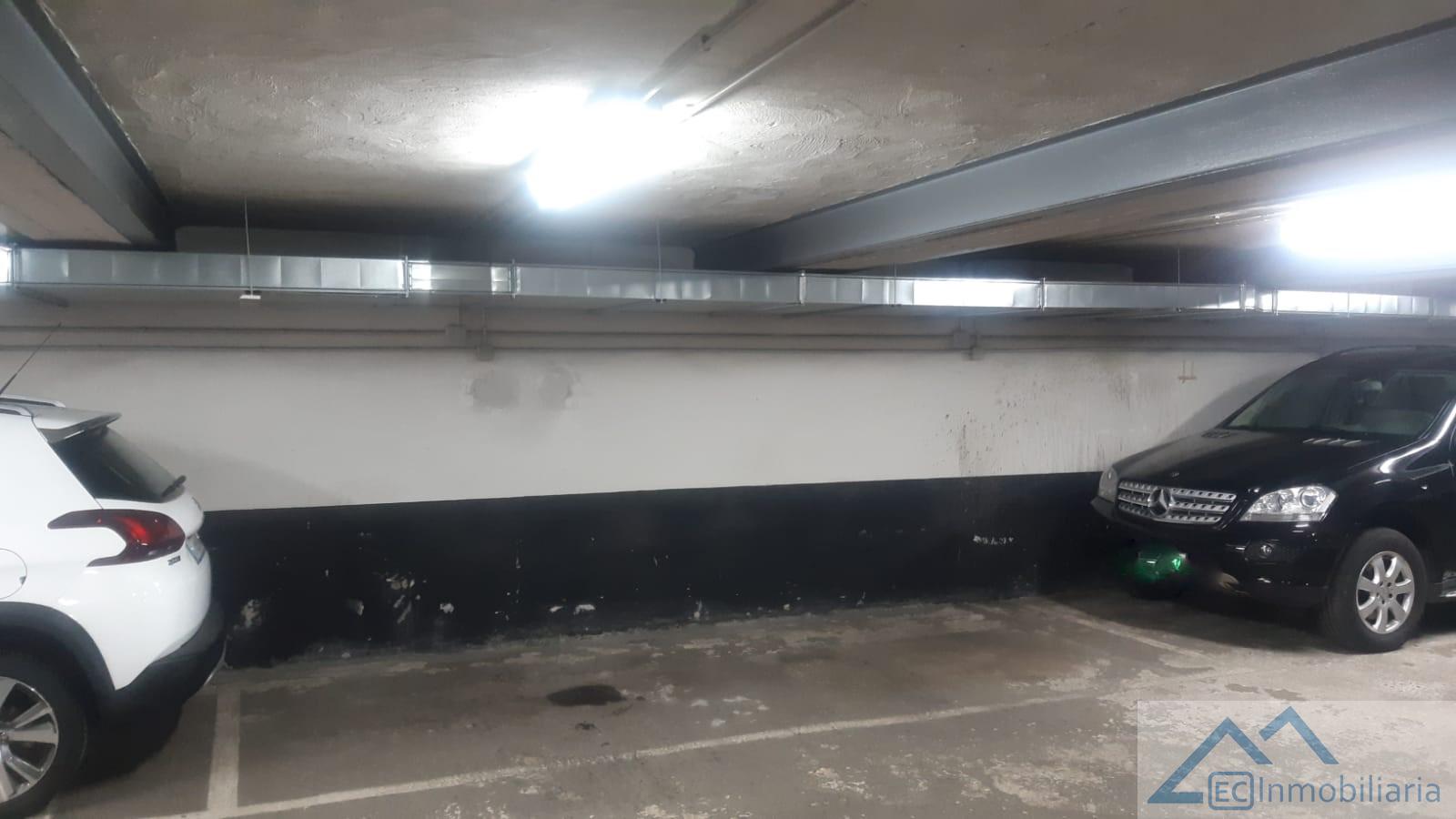 For rent of garage in Santander