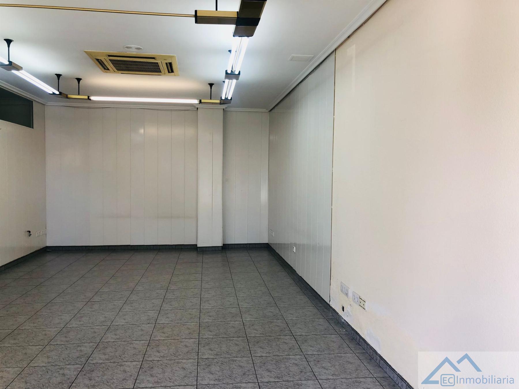 For sale of commercial in Camargo