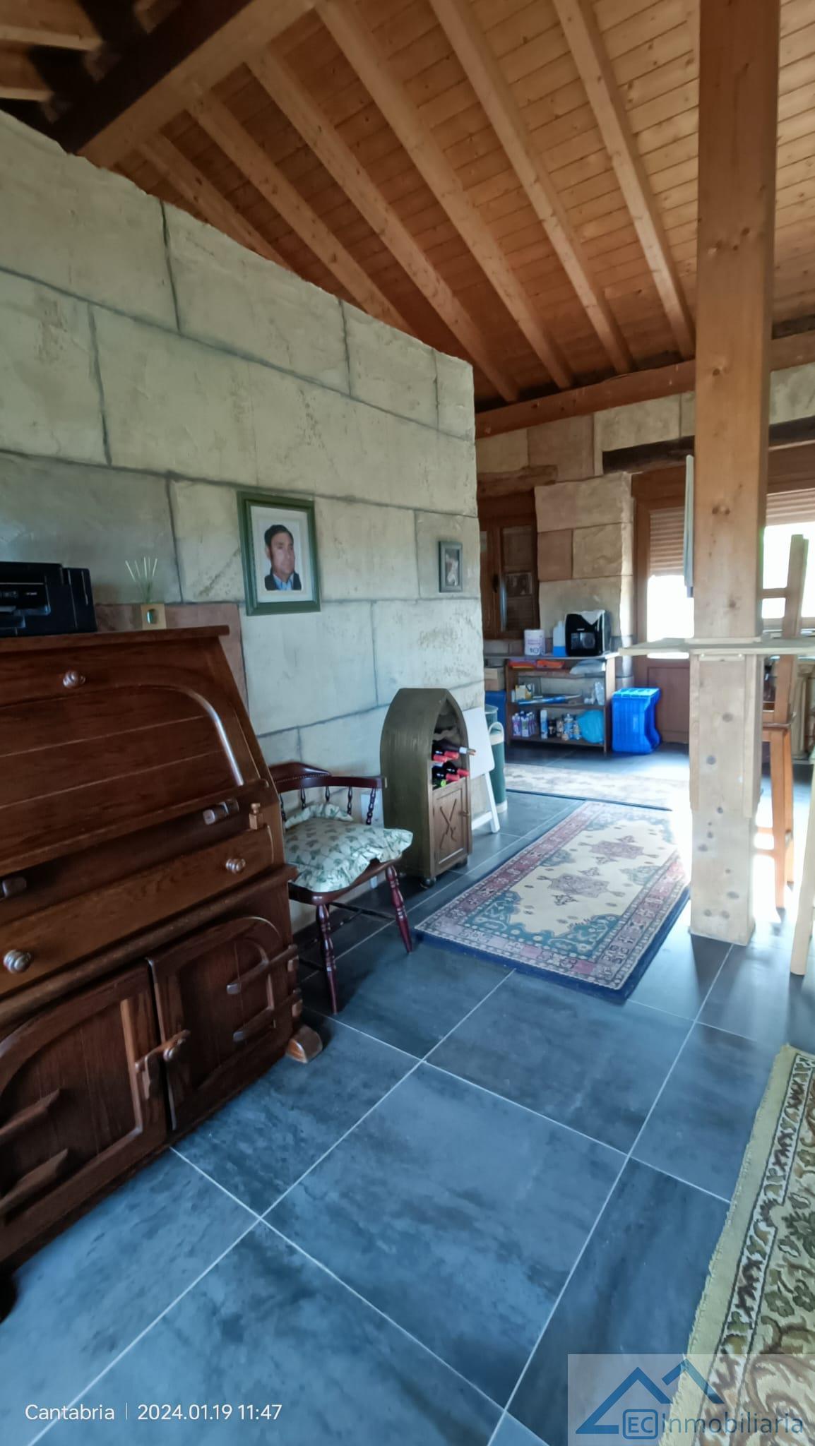 For sale of house in Santa María de Cayón