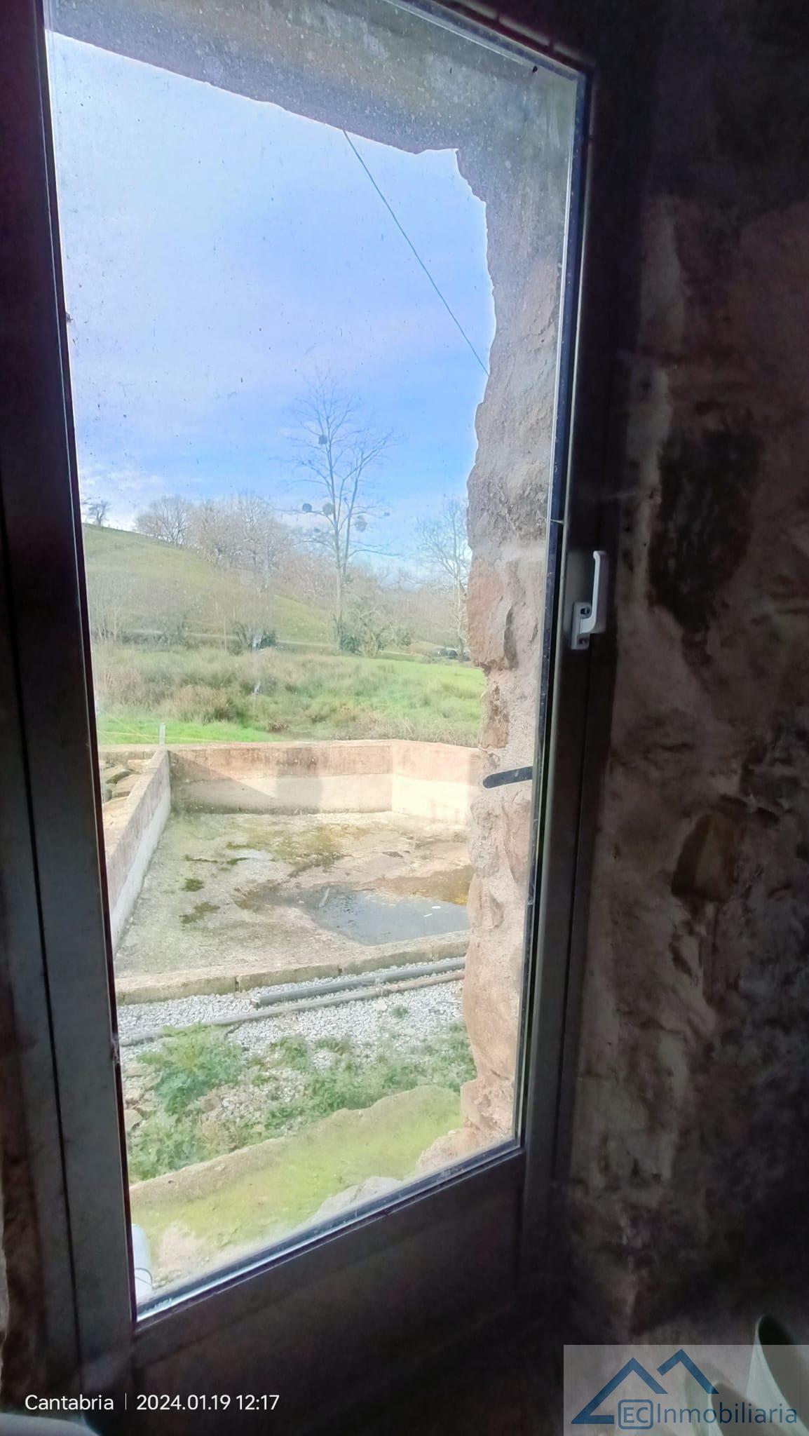 For sale of house in Santa María de Cayón