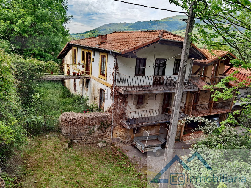 For sale of house in Corvera de Toranzo