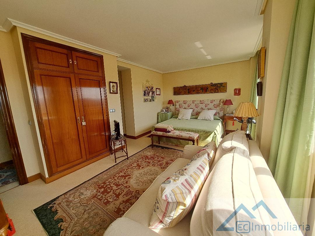 For sale of flat in Santander