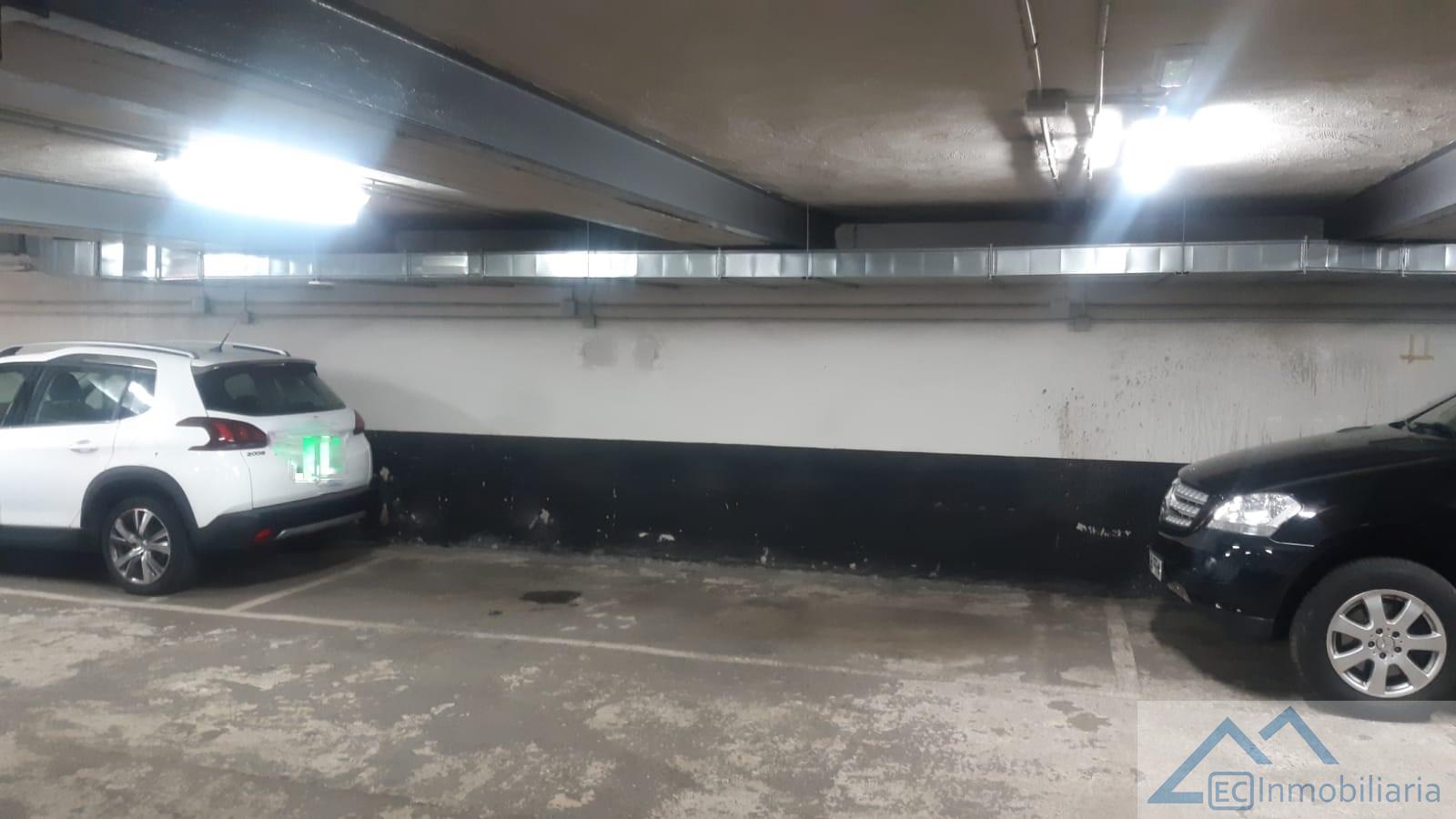 For rent of garage in Santander