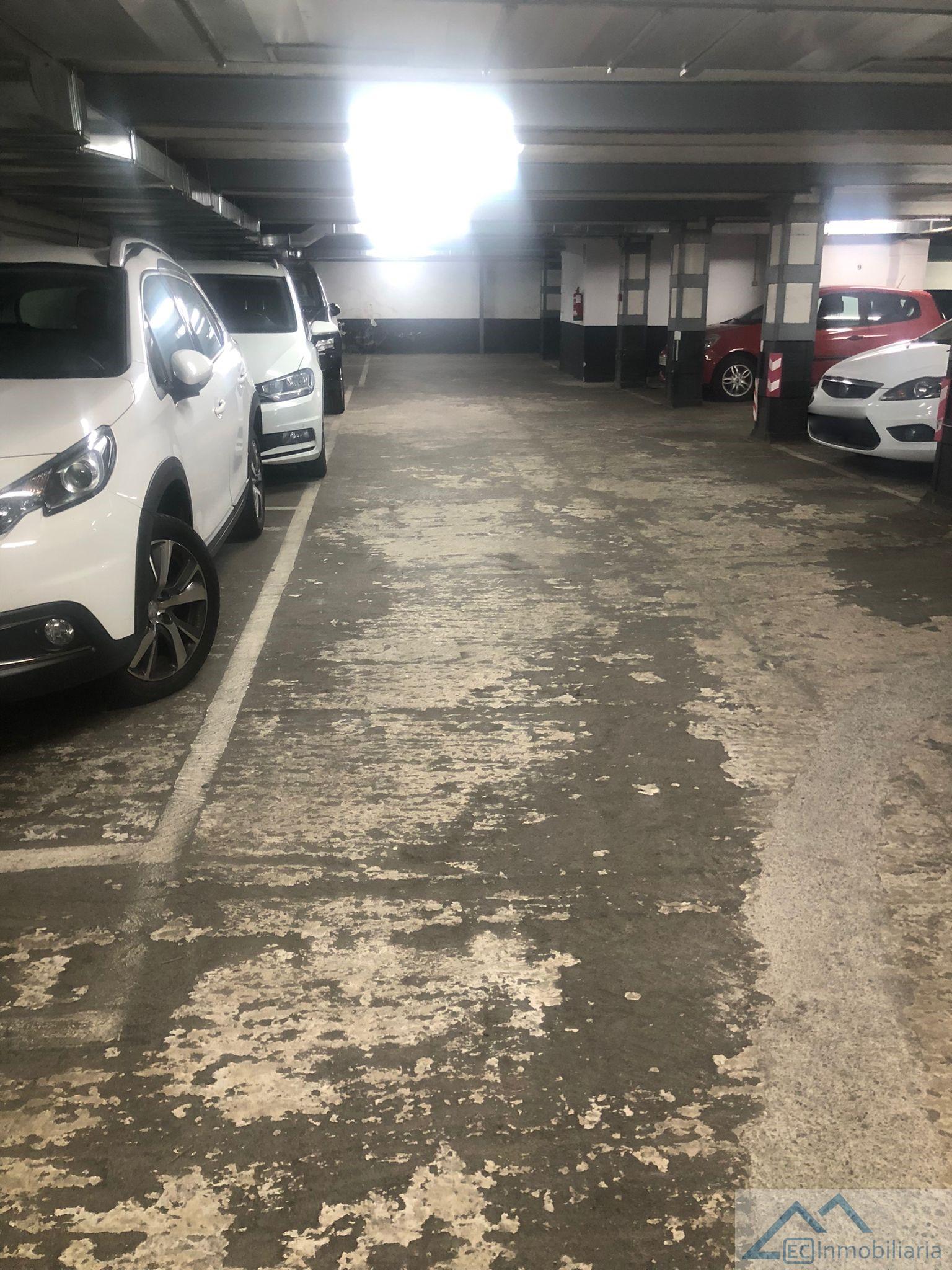 For rent of garage in Santander