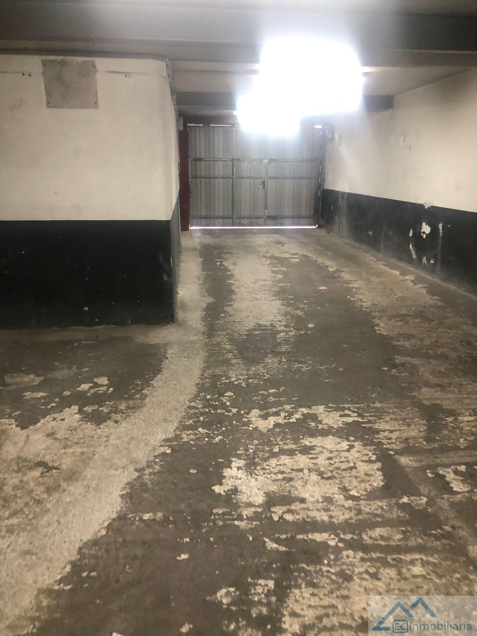 For rent of garage in Santander