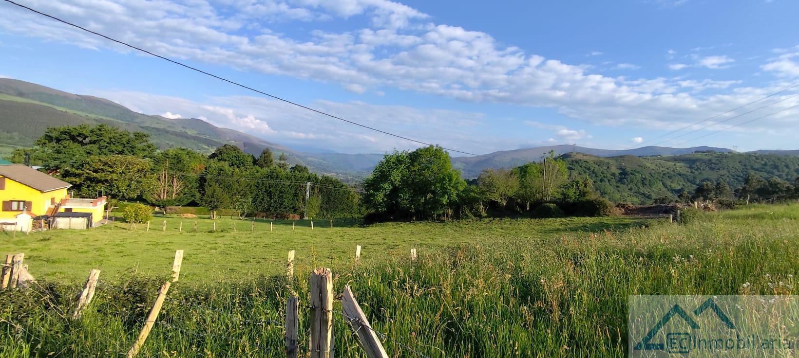 Venta de terreno en Corvera de Toranzo