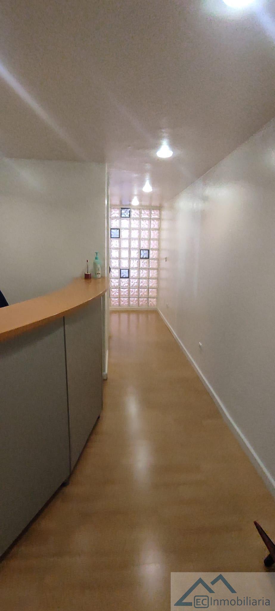 For sale of commercial in Santander