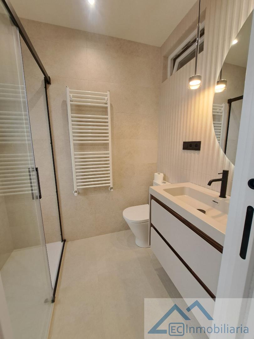 Suite bathroom