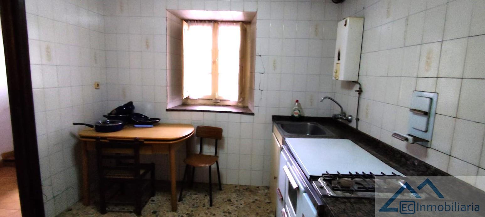 For sale of house in Santiurde de Toranzo