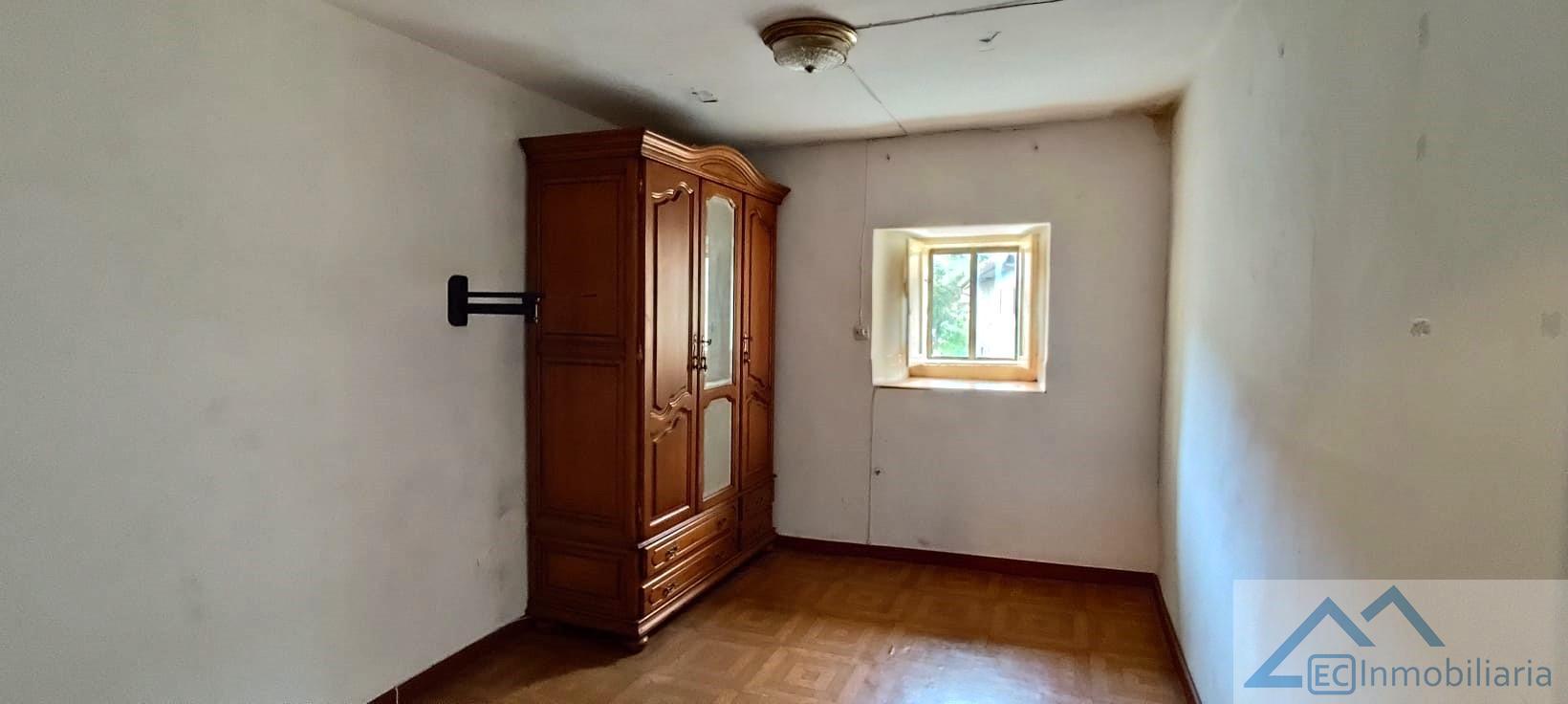 For sale of house in Santiurde de Toranzo