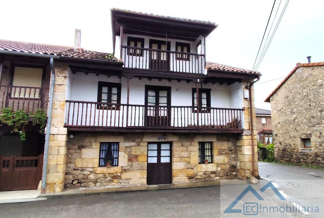 For sale of house in Santiurde de Toranzo