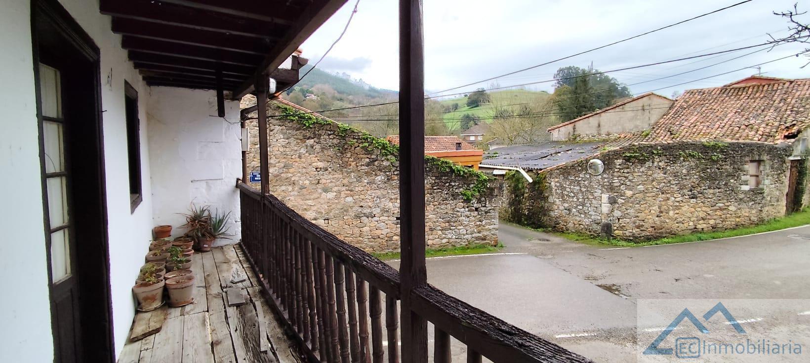 For sale of house in Santiurde de Toranzo