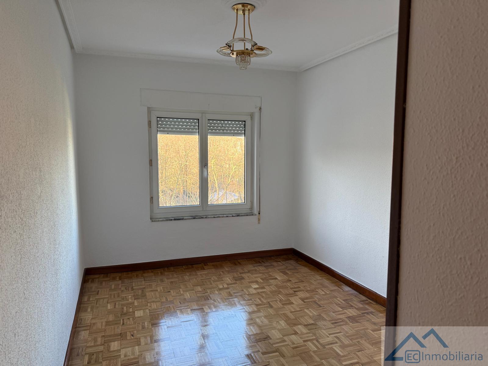 For sale of flat in Solares