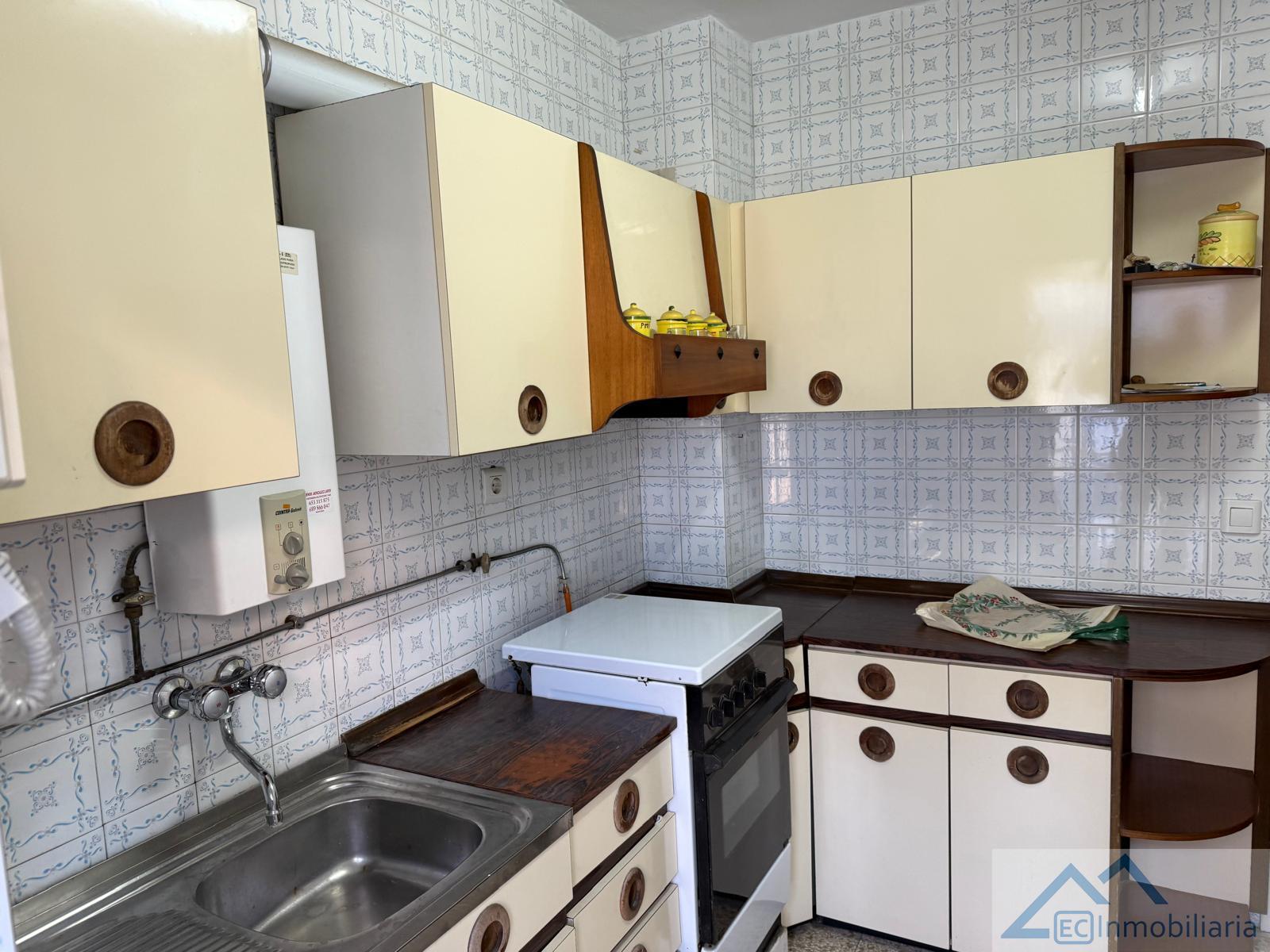 For sale of flat in Solares