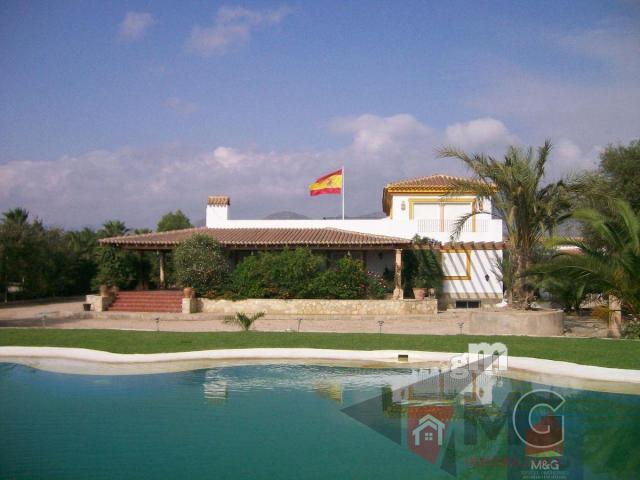 For sale of chalet in Lorca