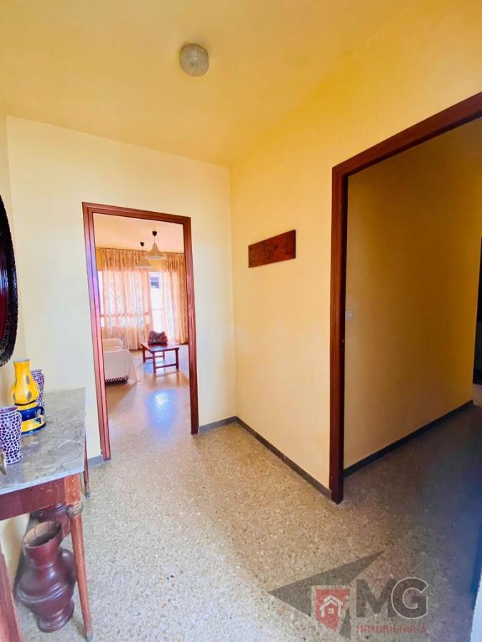 For sale of flat in Águilas