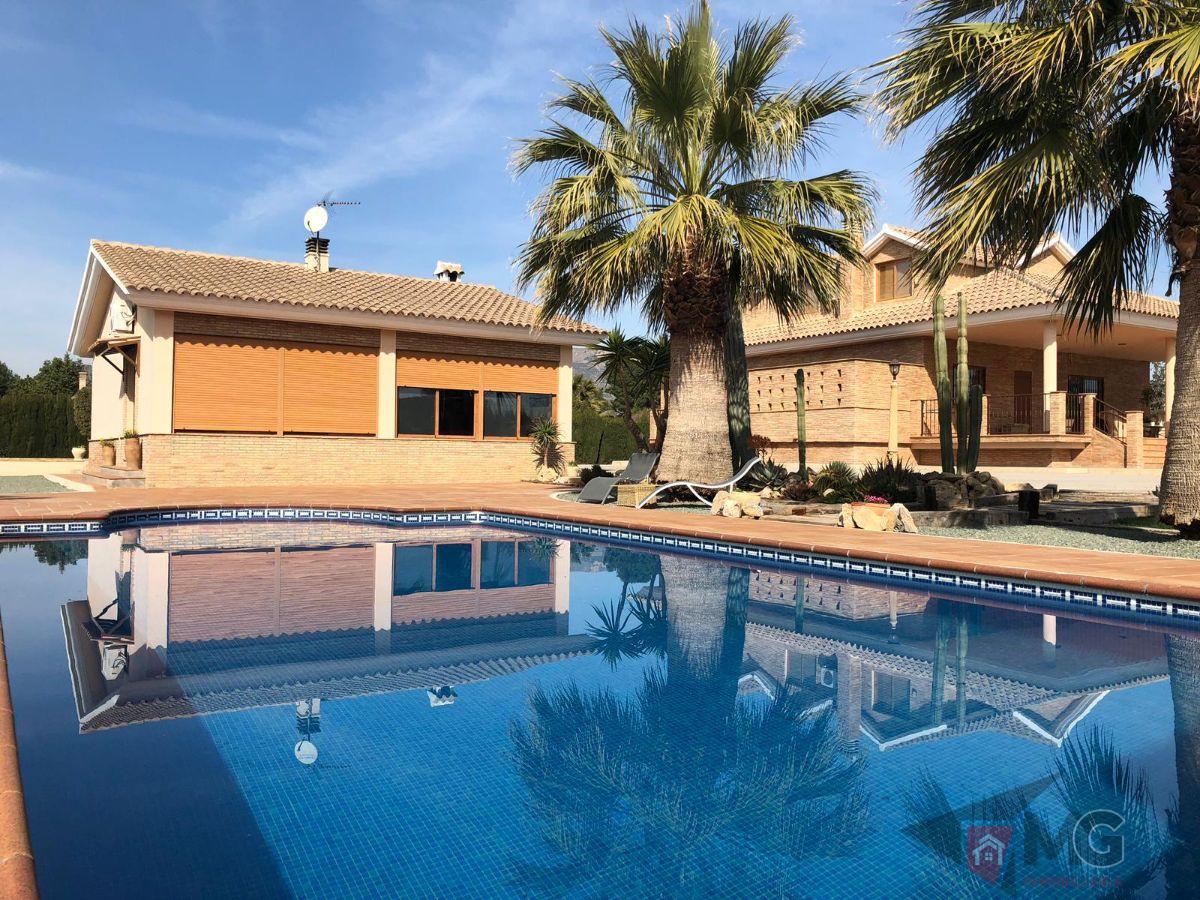 For sale of chalet in Lorca