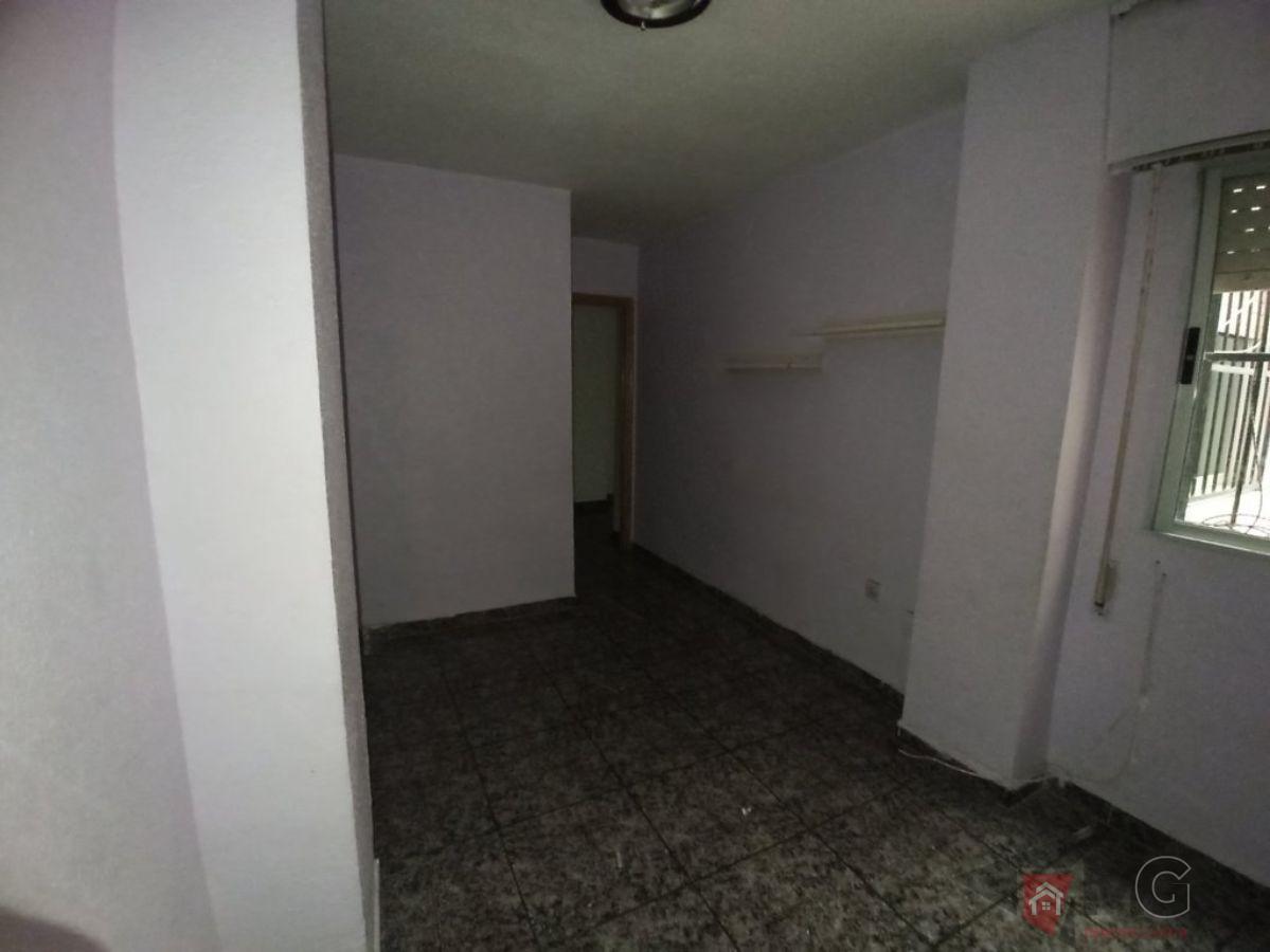 For sale of flat in Águilas