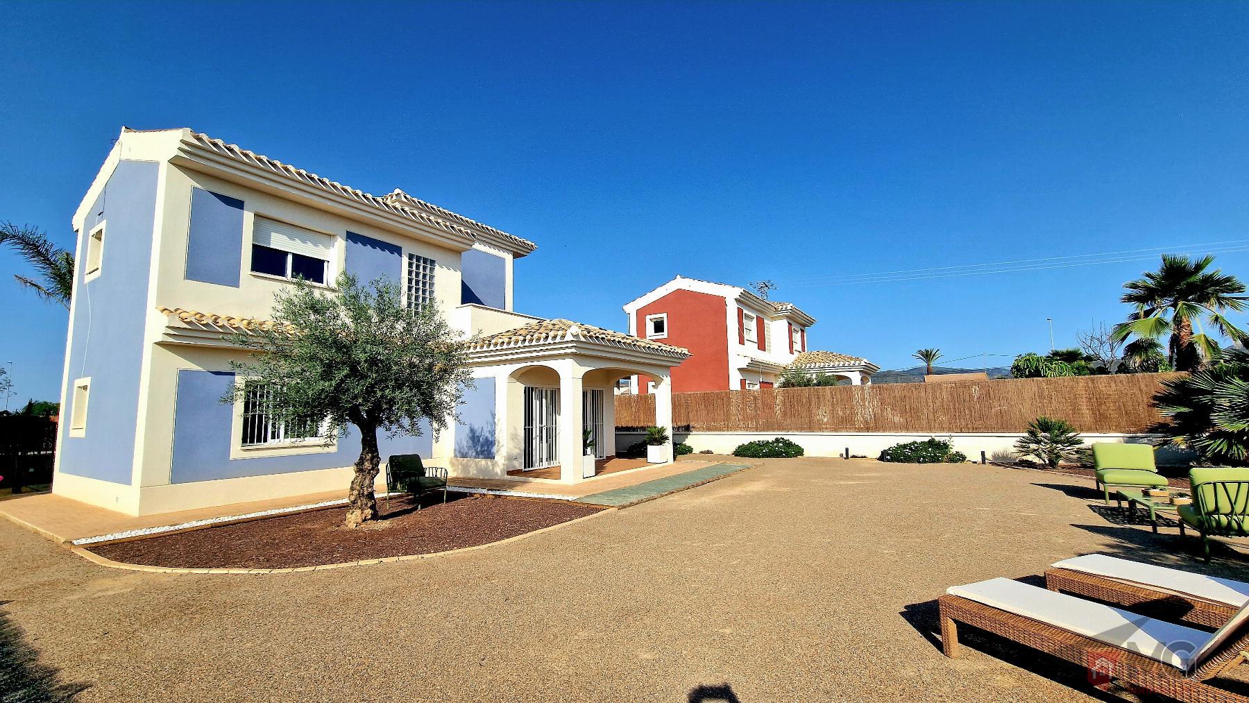 For sale of chalet in Lorca
