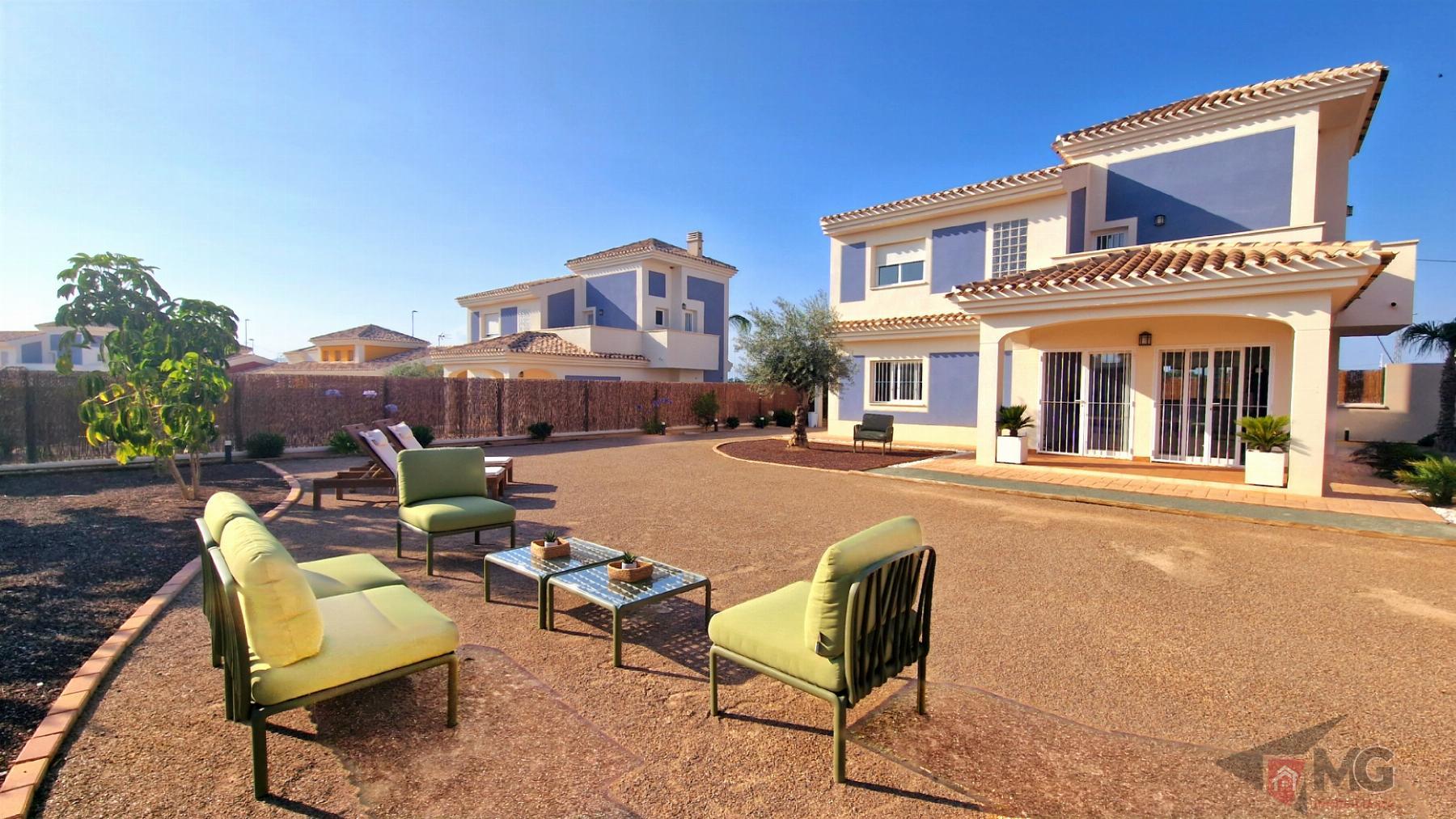 For sale of chalet in Lorca