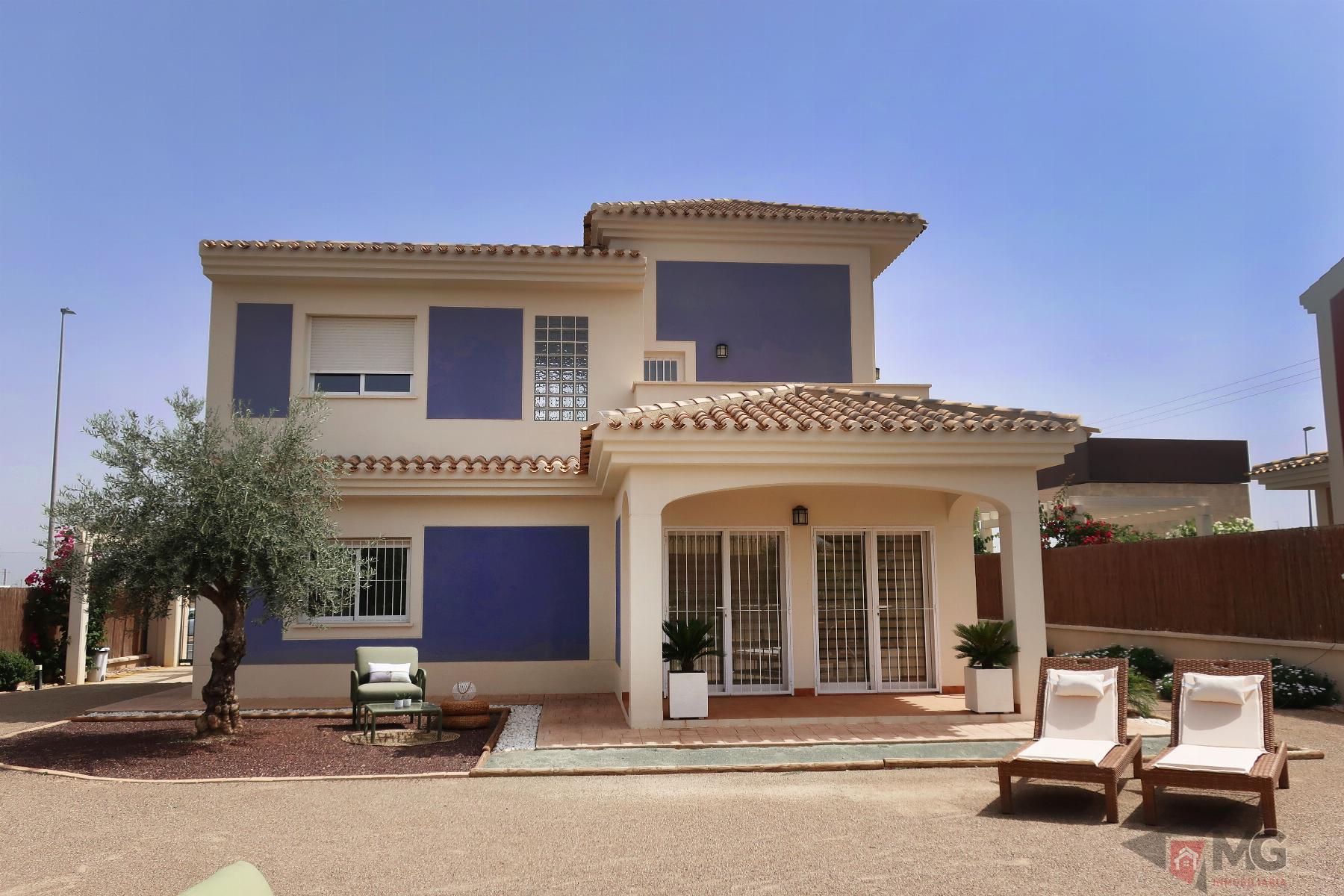 For sale of chalet in Lorca