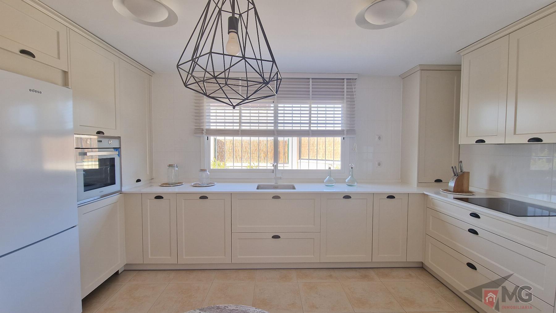 For sale of chalet in Lorca