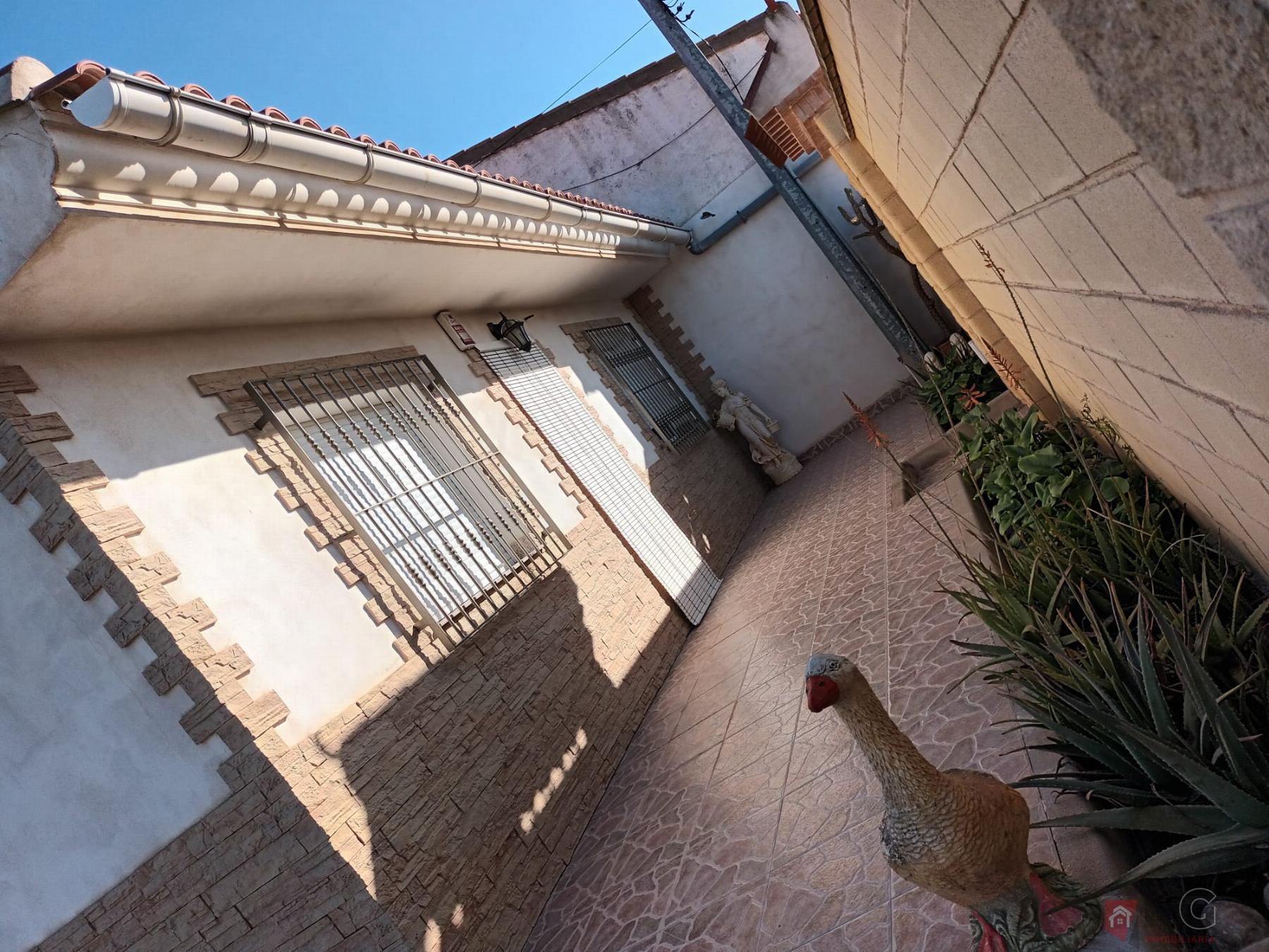 For sale of chalet in Totana