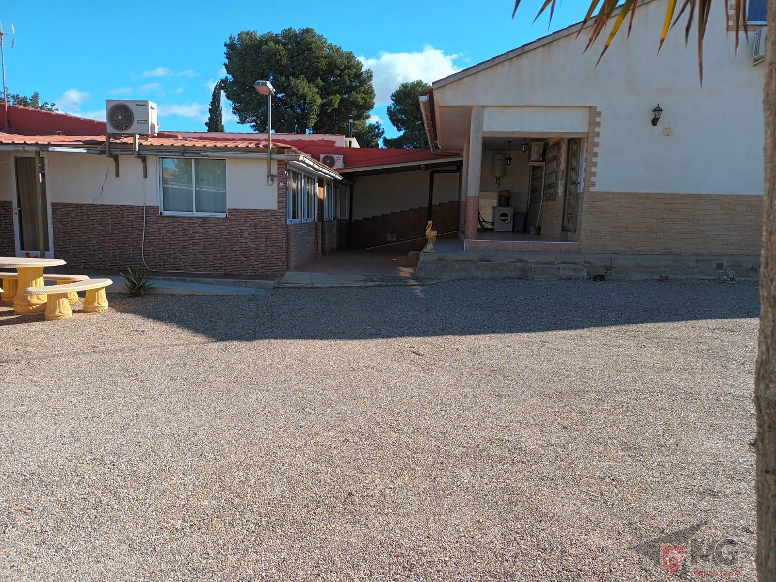 For sale of chalet in Totana