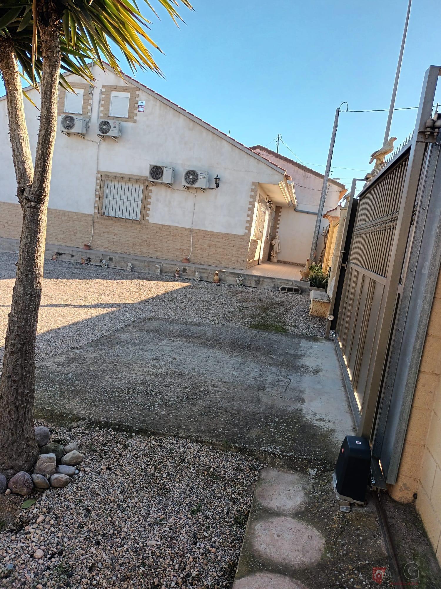 For sale of chalet in Totana