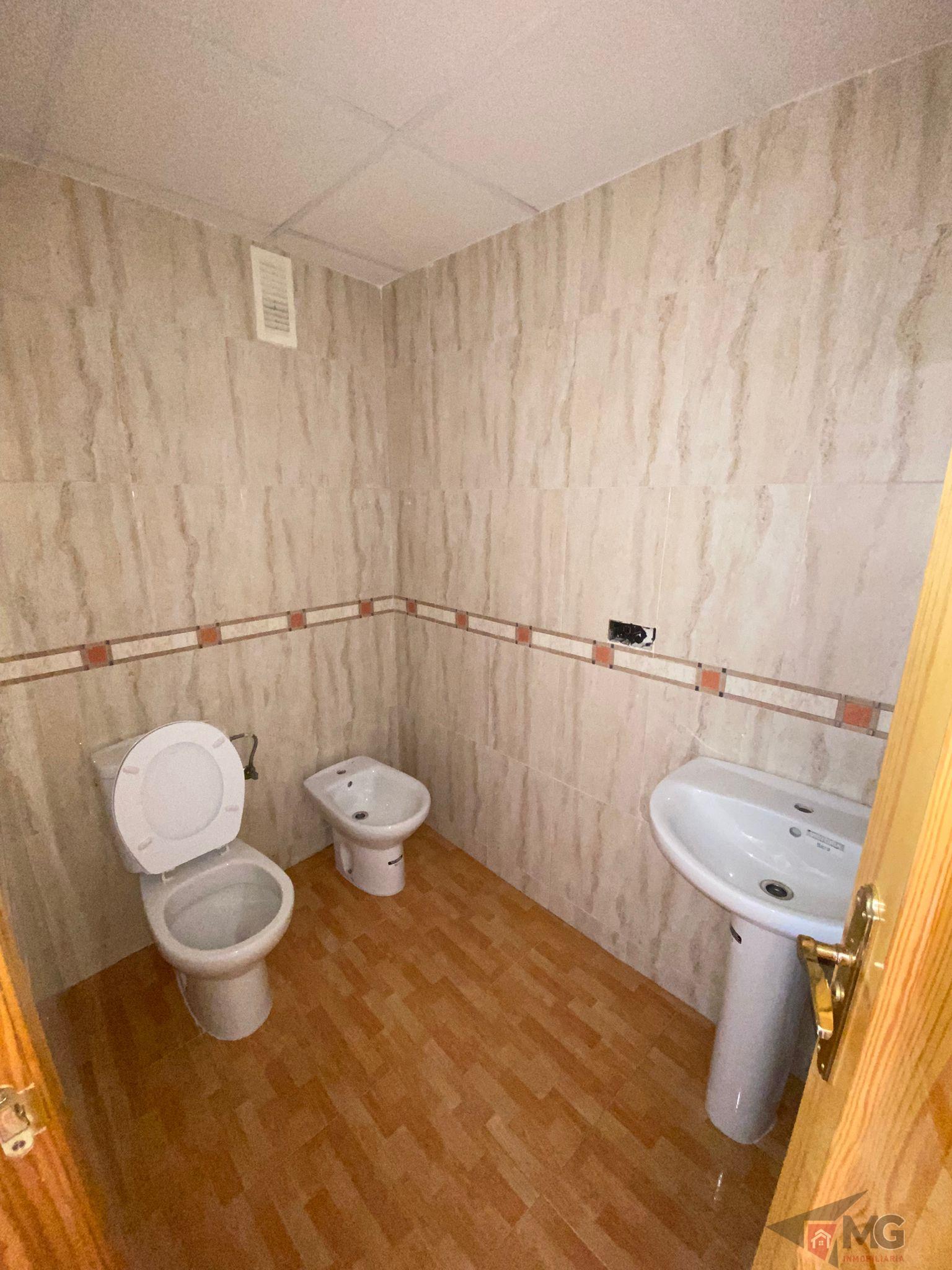 For sale of flat in Águilas