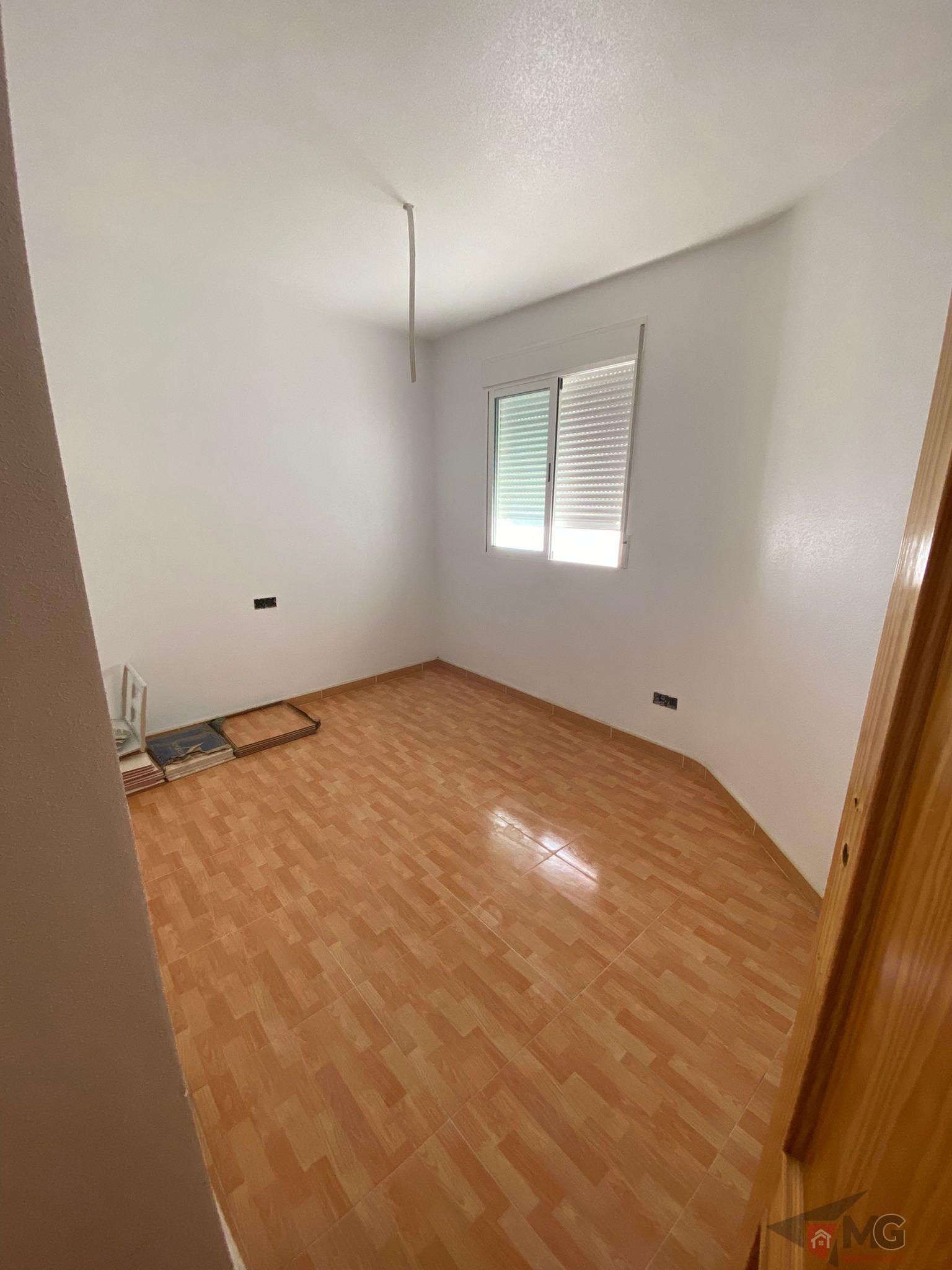 For sale of flat in Águilas