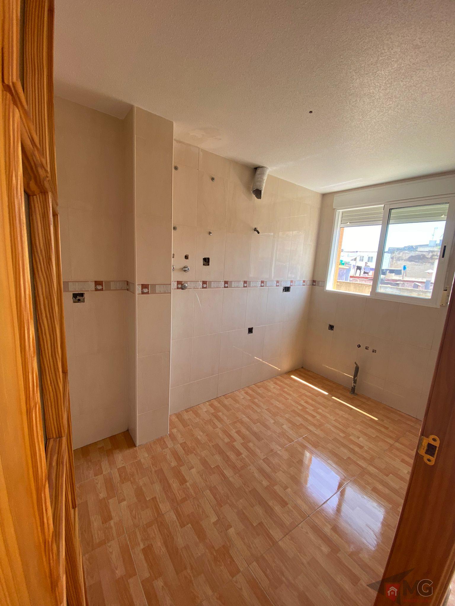 For sale of flat in Águilas