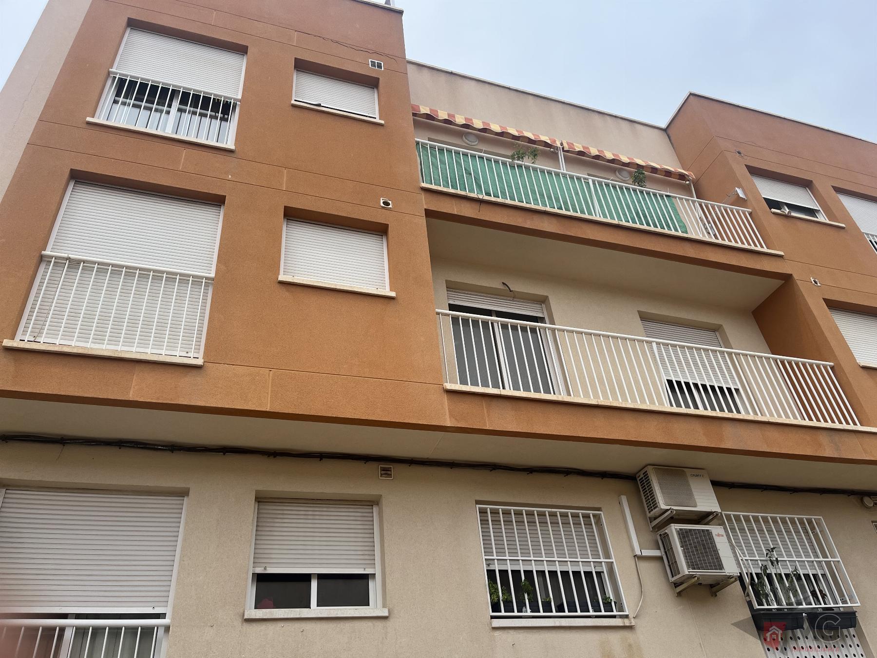 For sale of flat in Águilas