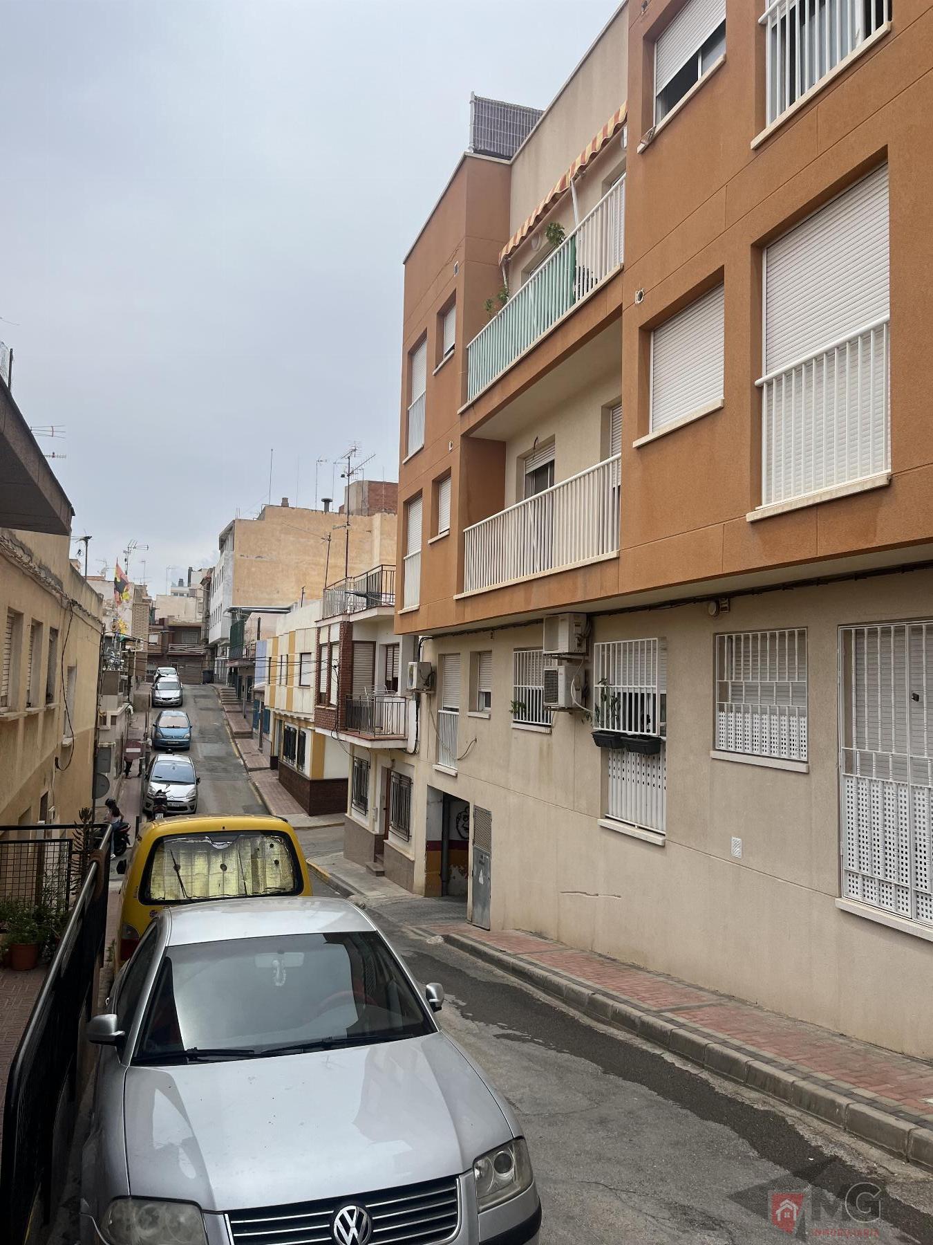 For sale of flat in Águilas