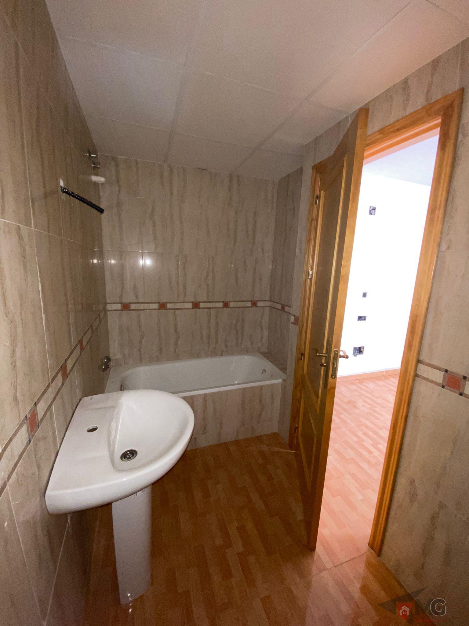 For sale of flat in Águilas