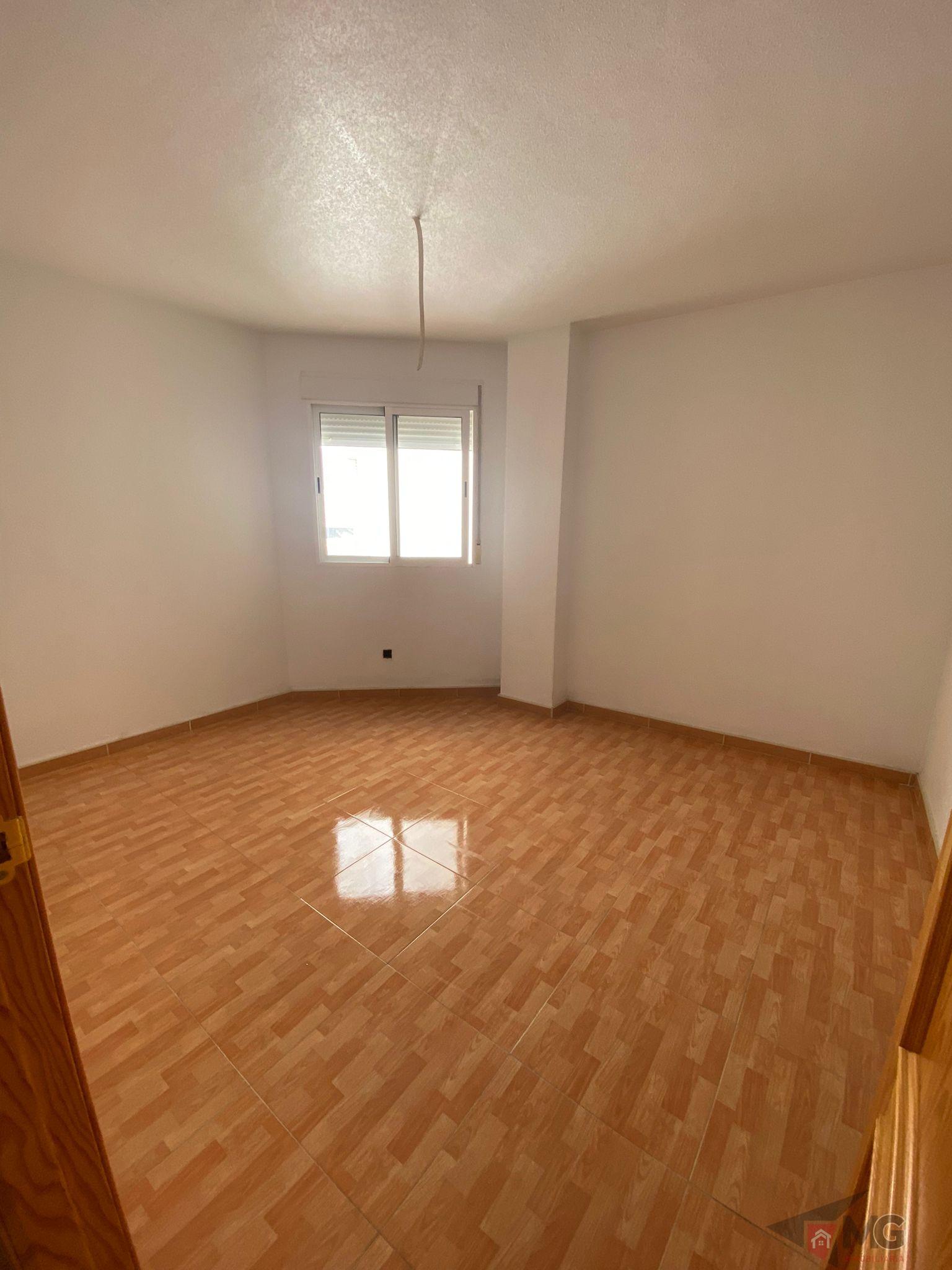 For sale of flat in Águilas