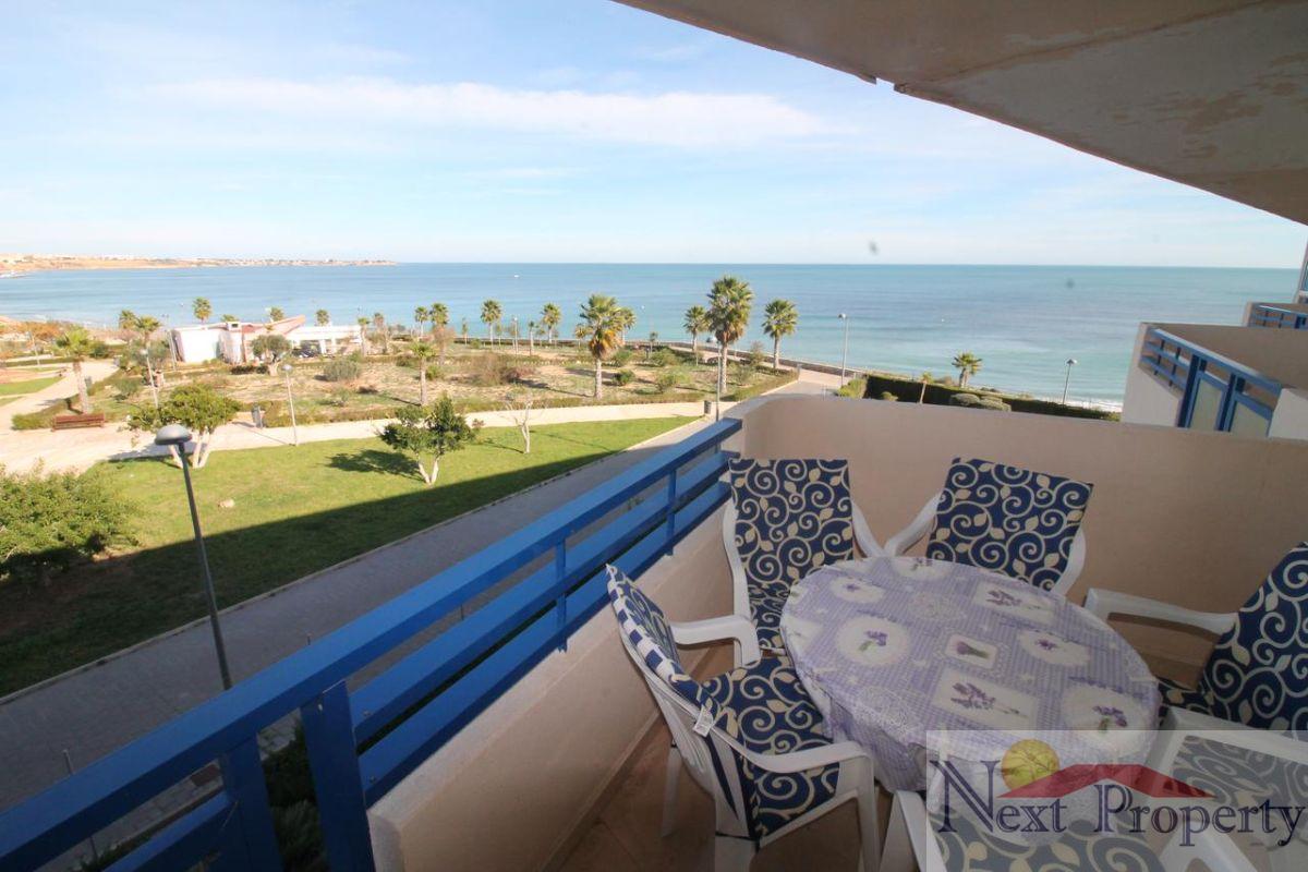 For sale of apartment in Mil Palmeras