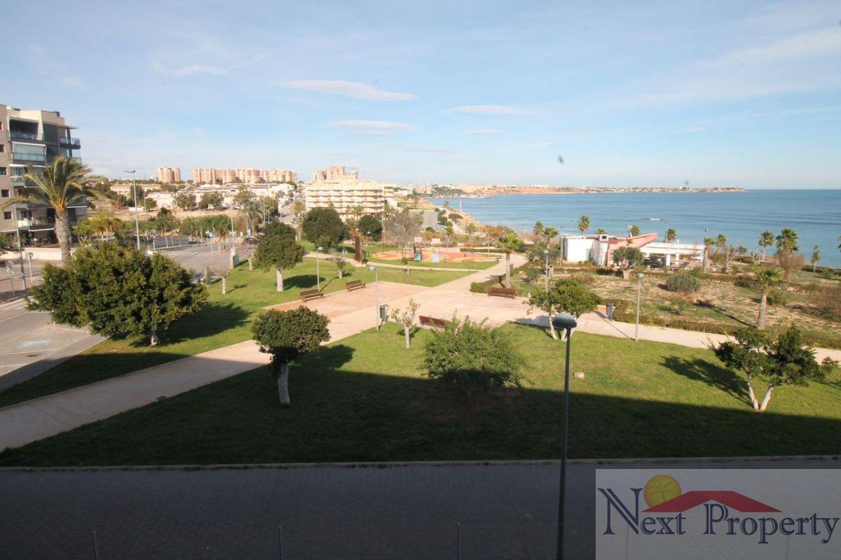 For sale of apartment in Mil Palmeras