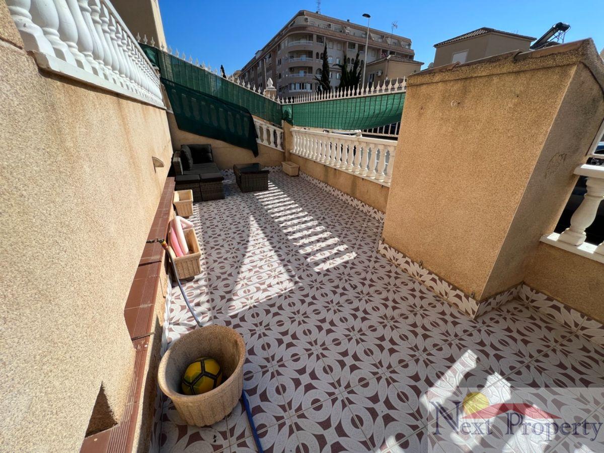 Myynti
 from
 rivitalo

 sisään

 Torrevieja