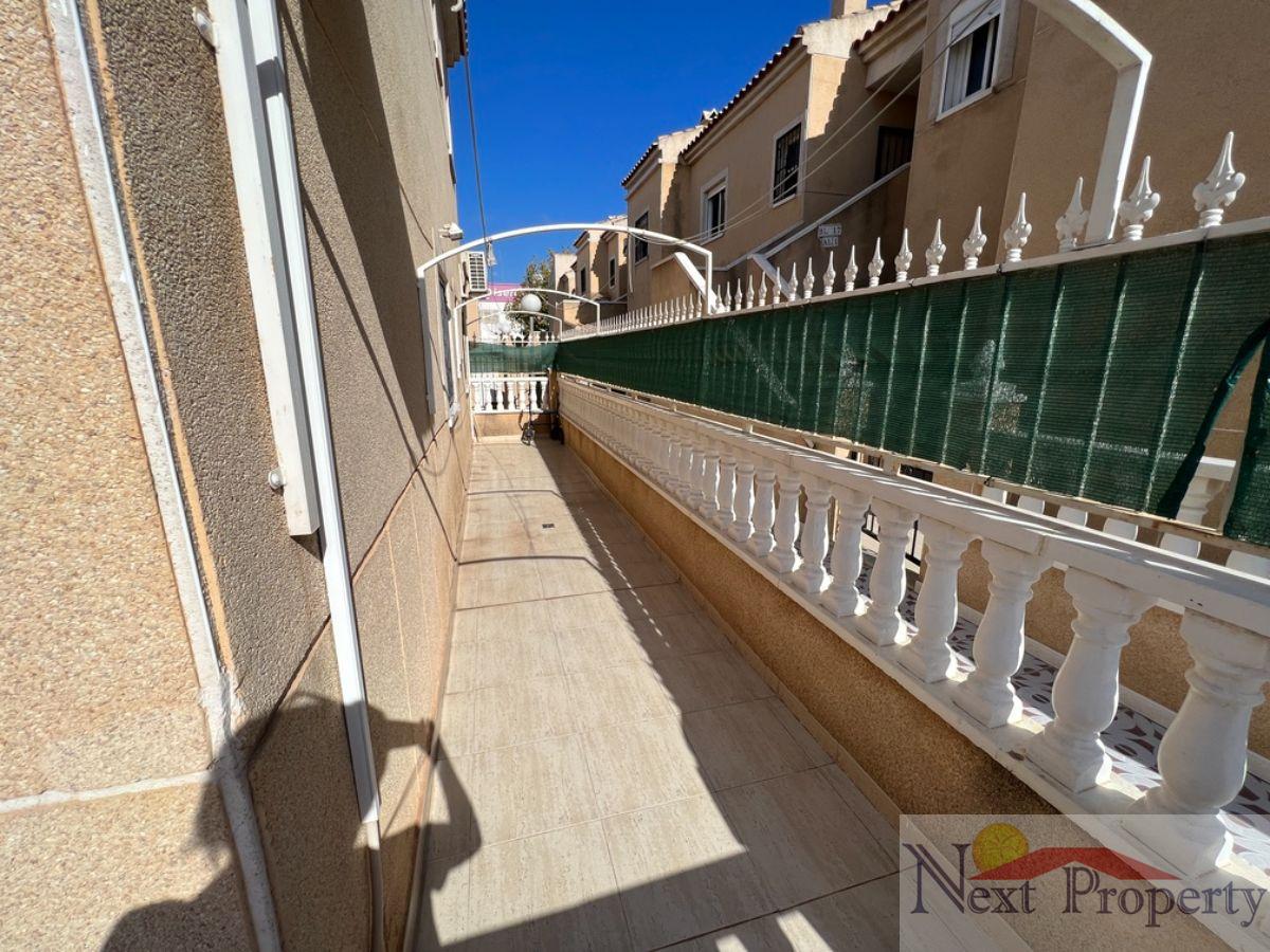 Myynti
 from
 rivitalo

 sisään

 Torrevieja