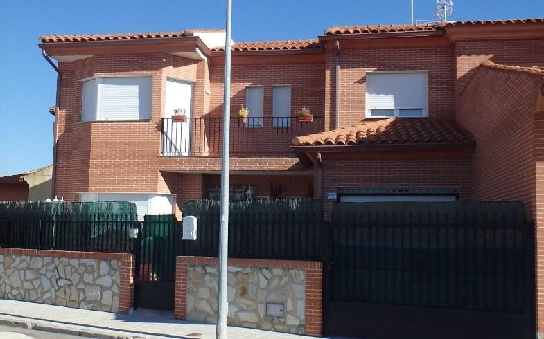 Venta de chalet en Rielves