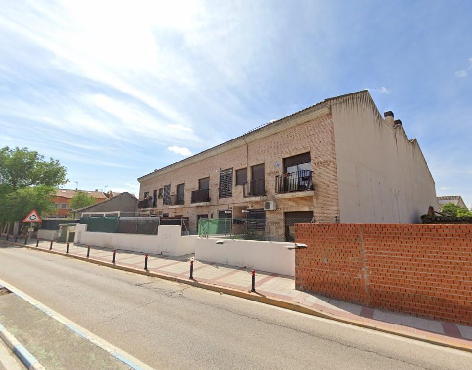Venta de piso en Villaluenga de la Sagra