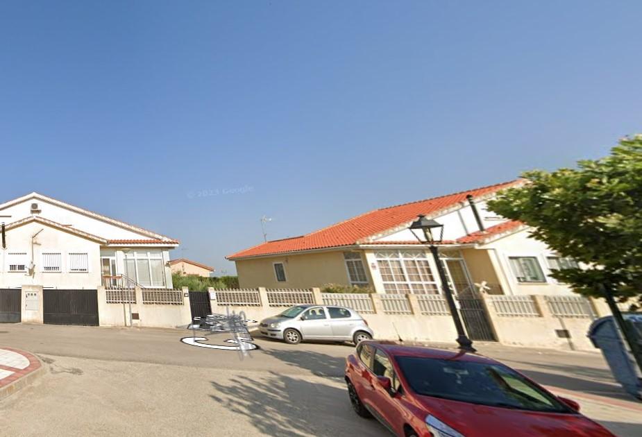 Venta de chalet en Lominchar