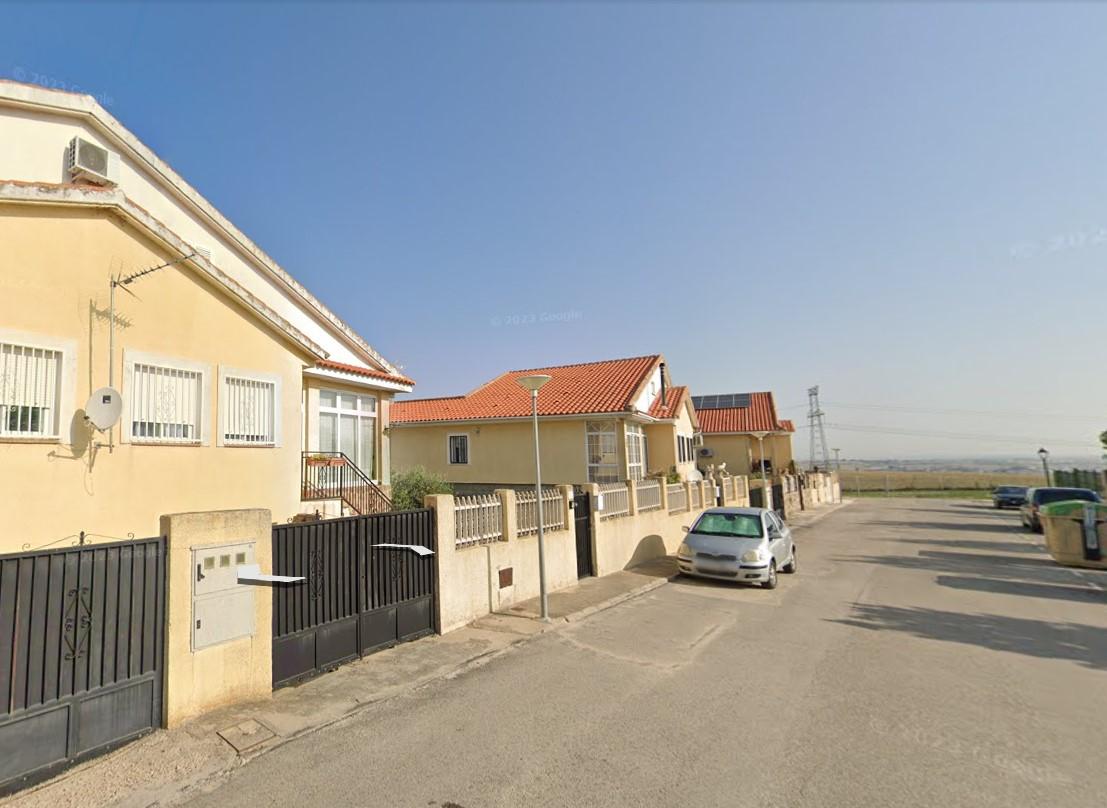 Venta de chalet en Lominchar