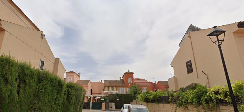 For sale of house in Gines