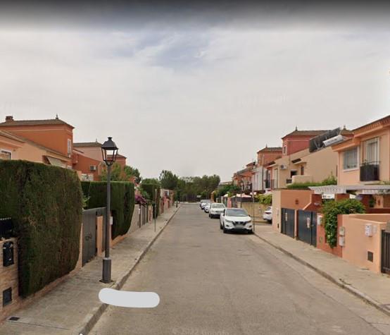 For sale of house in Gines